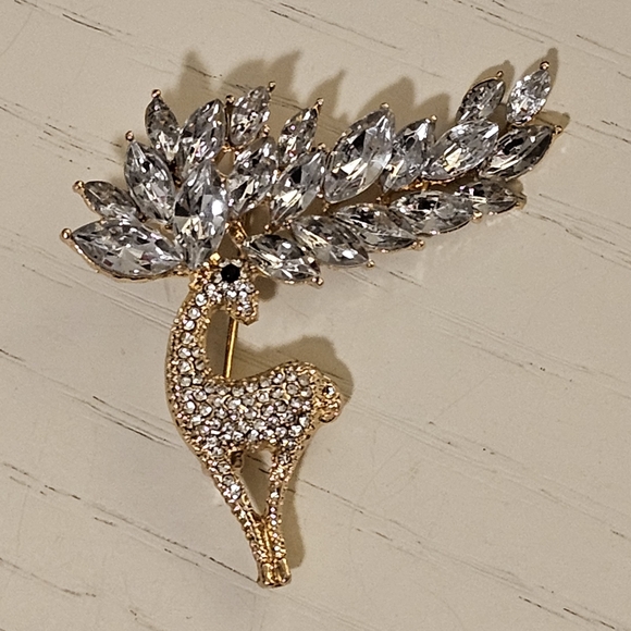 Christmas Reindeer Brooch - Picture 2 of 4